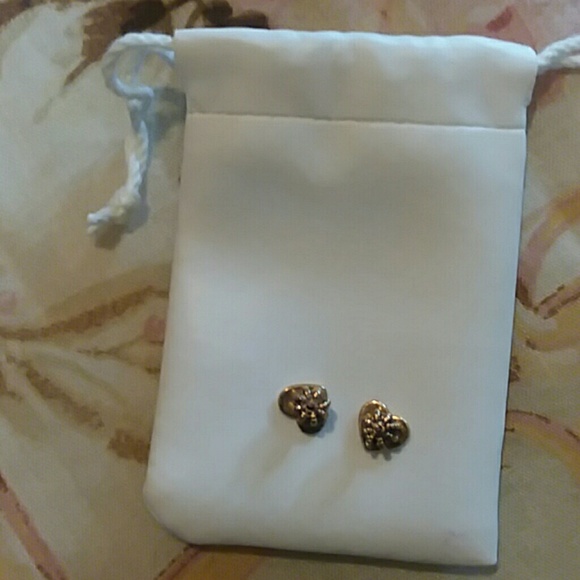 JUICY COUTURE HEART SHAPED MINI STUD EARRINGS - Picture 8 of 8